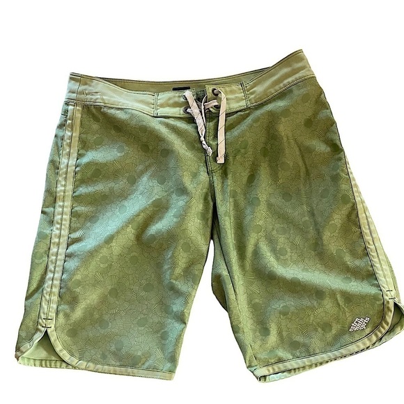 Eastern Mountain Sports Board Shorts Hiking Casual size 4 - Picture 1 of 7